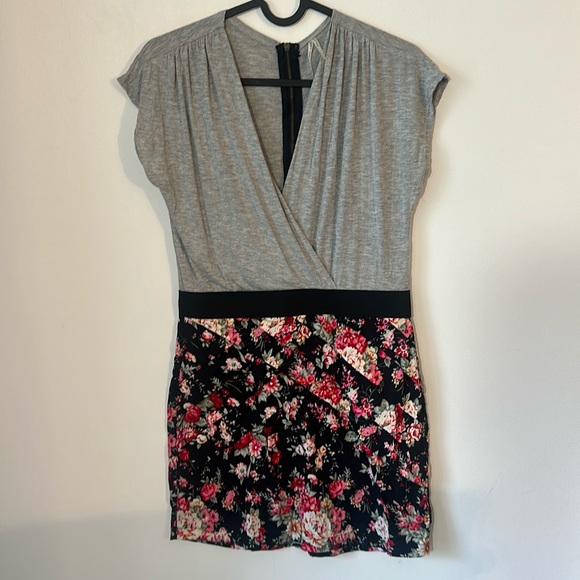 Mini Dress with patterned pleated skirt - Picture 1 of 4